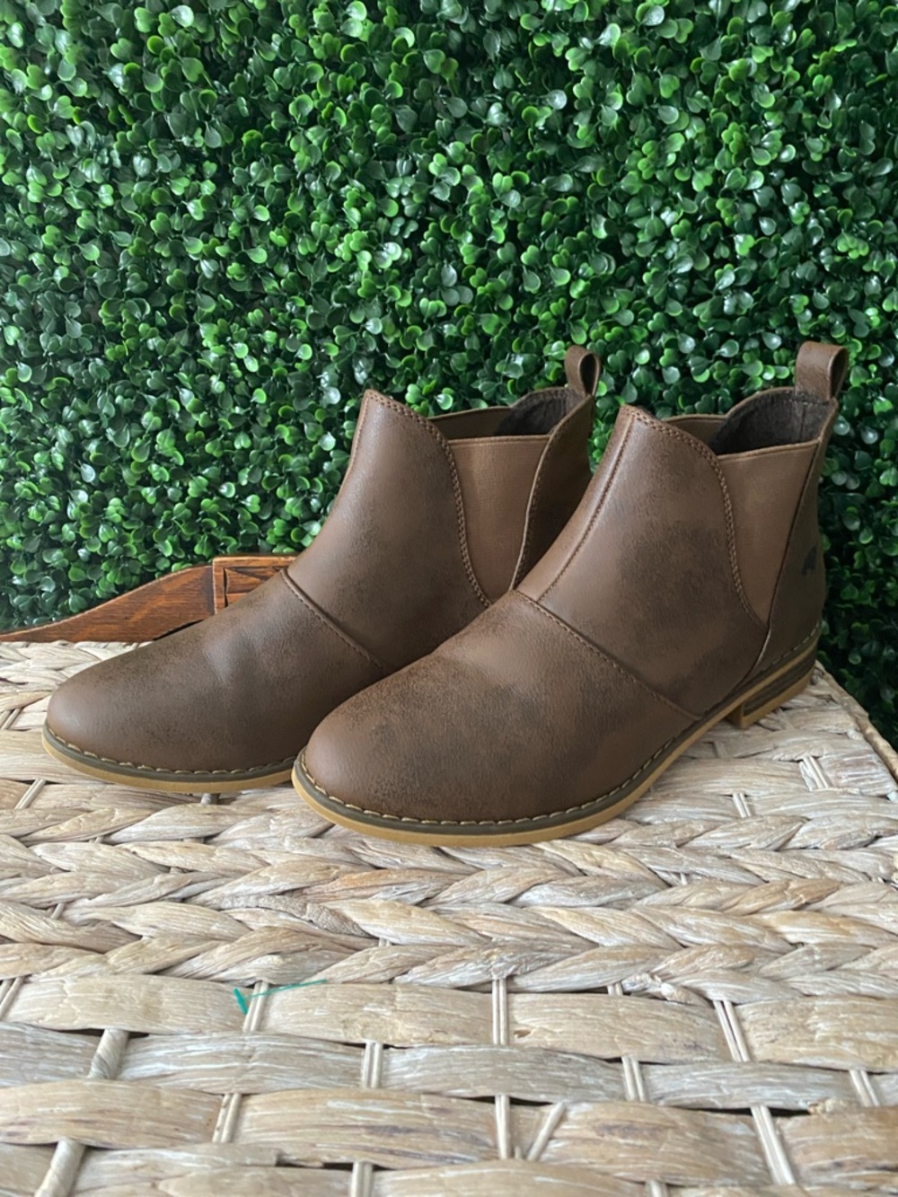 Rocket dog Booties Sz 8